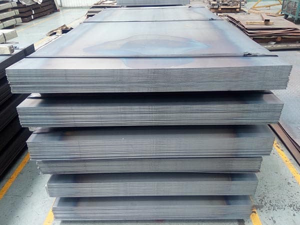 What are the effects of phosphorus in EN10111 DD1 steel for cold forming automobile